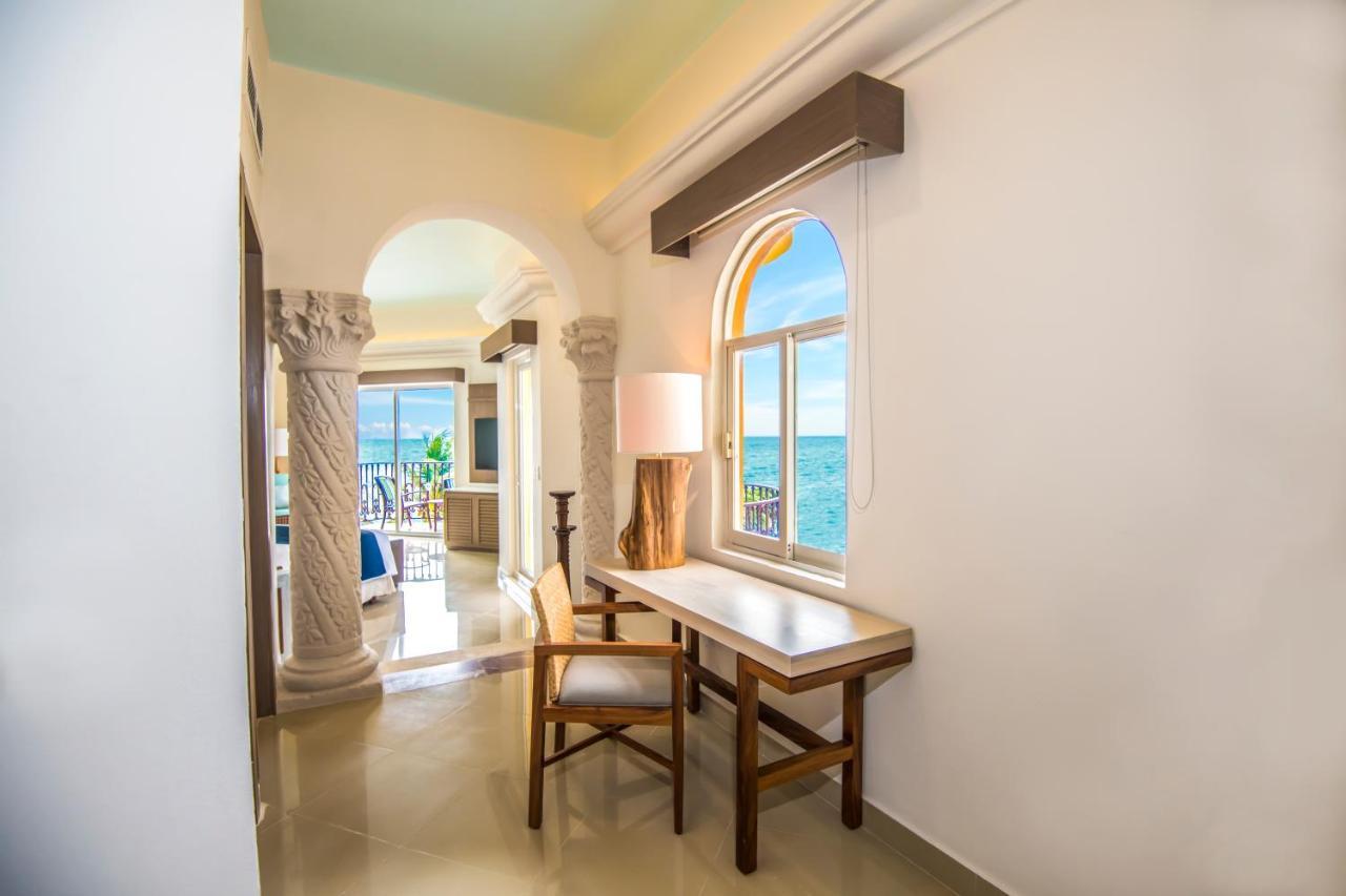 Master One Bedroom Premium Suite, 1 King Bed, Oceanfront