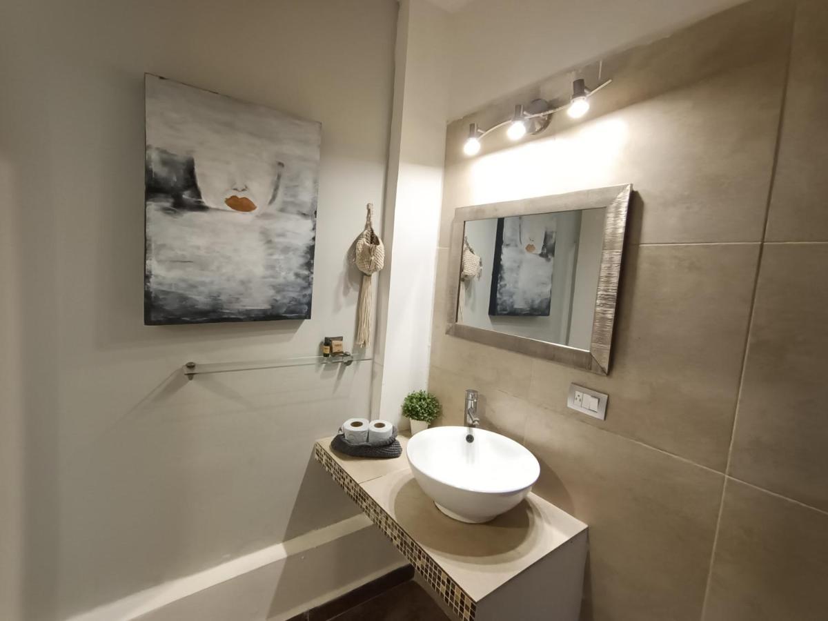 Comfort Triple Room Shower
