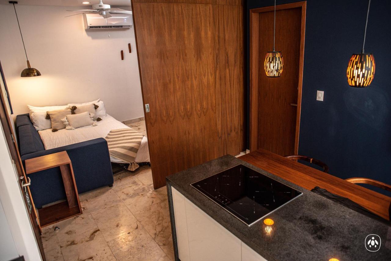 Deluxe Studio