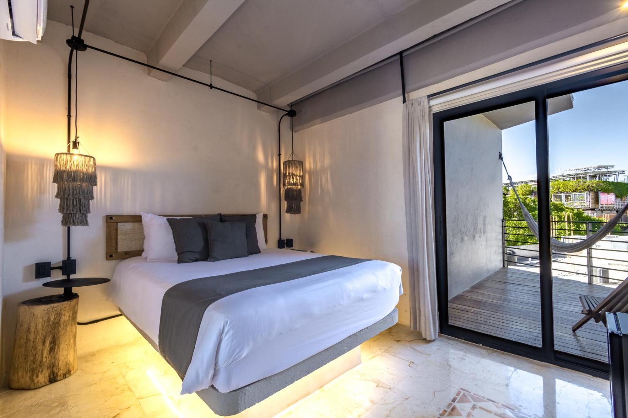 Deluxe Queen Room Balcony