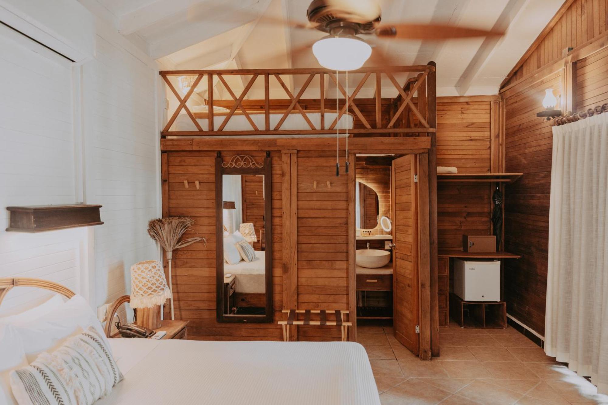 Jungle Experience Bungalow King Bed