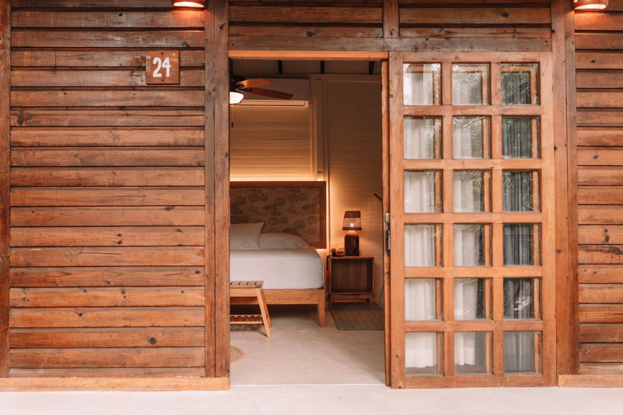Jungle Experience Bungalow King Bed