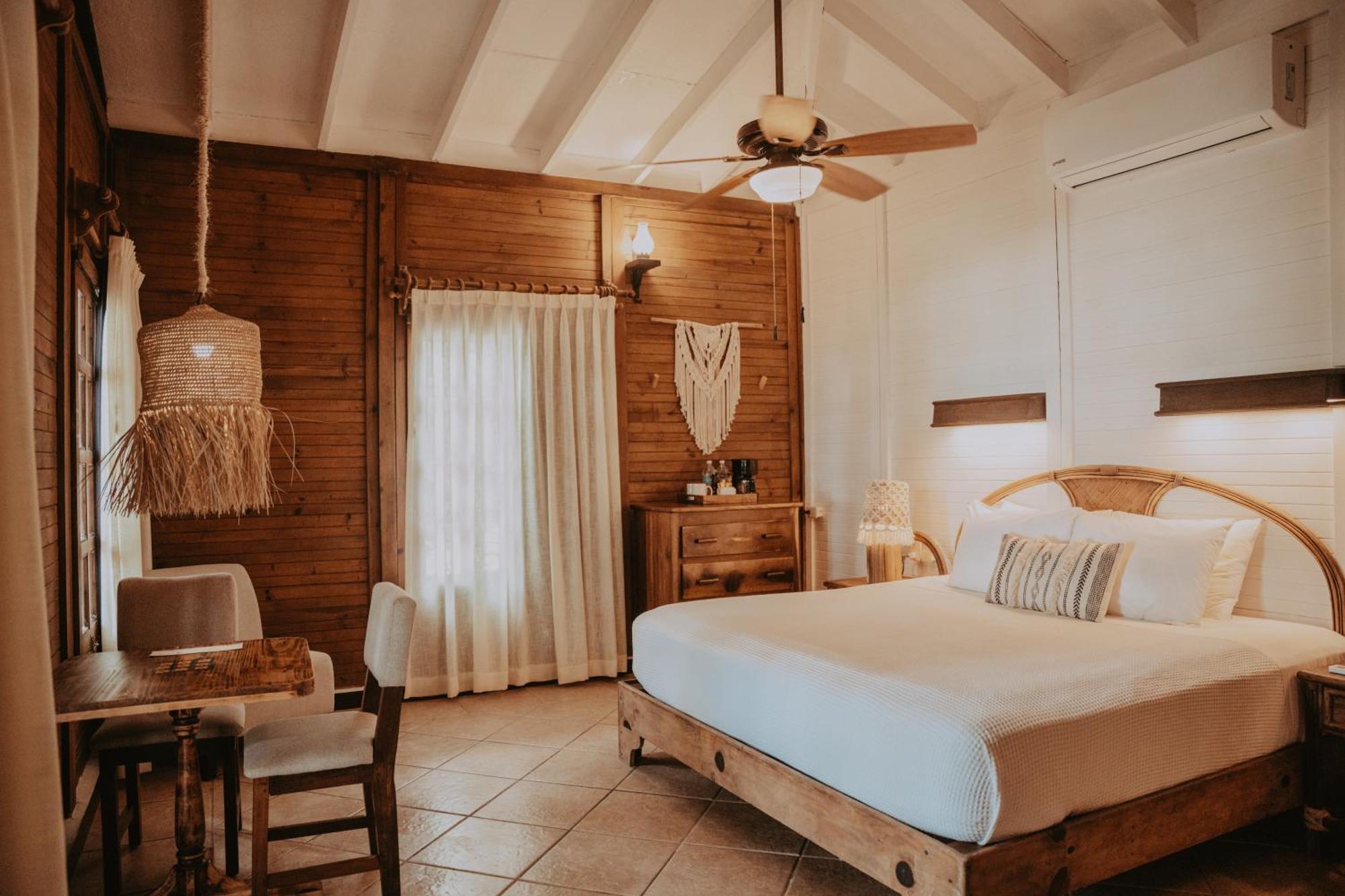 Jungle Experience Bungalow King Bed