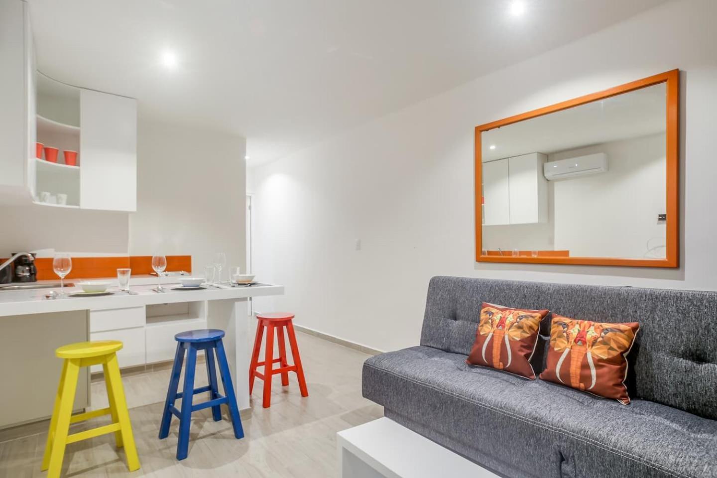 Deluxe One-Bedroom Apartment