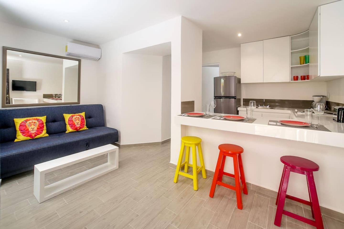 Deluxe One-Bedroom Apartment