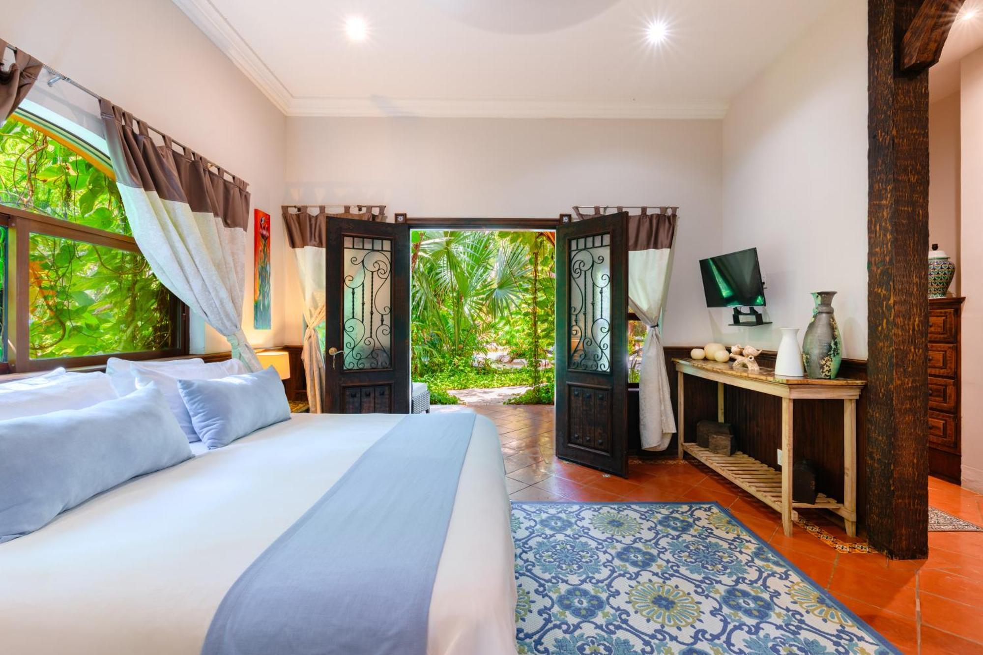 King Room Garden View