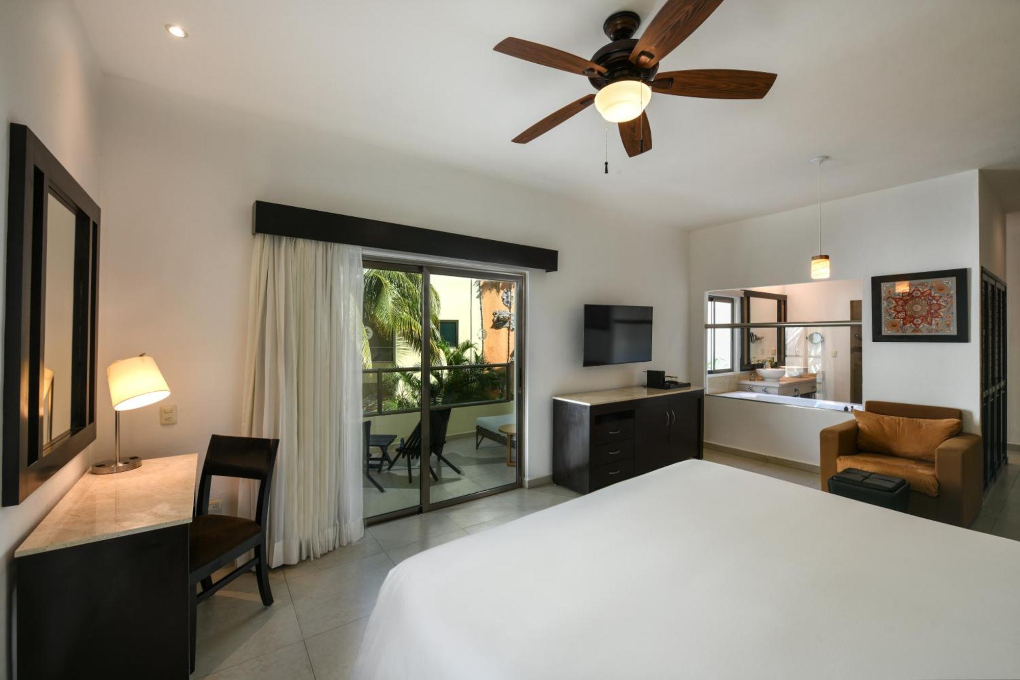Royal Retreat 1 Bedroom Studio