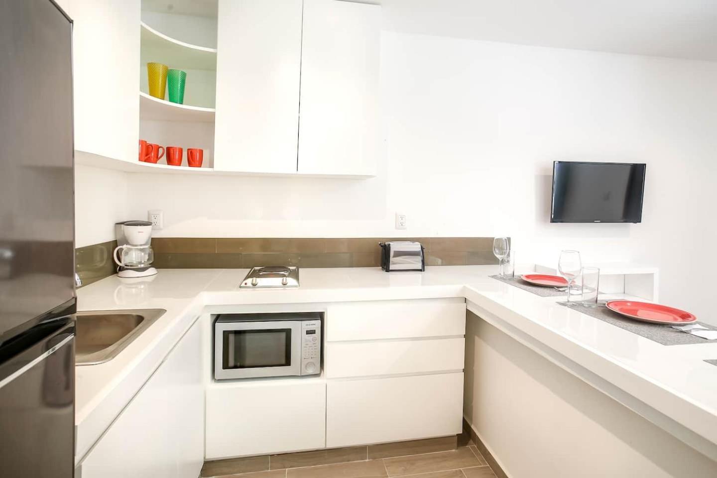 Deluxe One-Bedroom Apartment