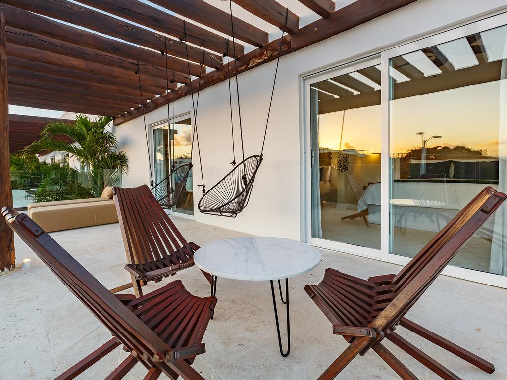 Junior Suite with Terrace and city view (2 Adults + 2 Children)