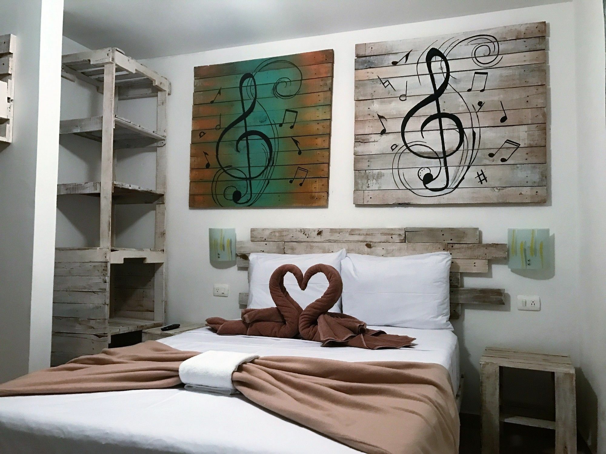 Deluxe Studio