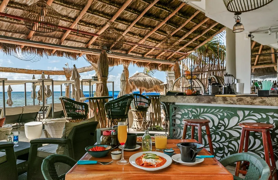 Luciana Hotel & Beach Club-1
