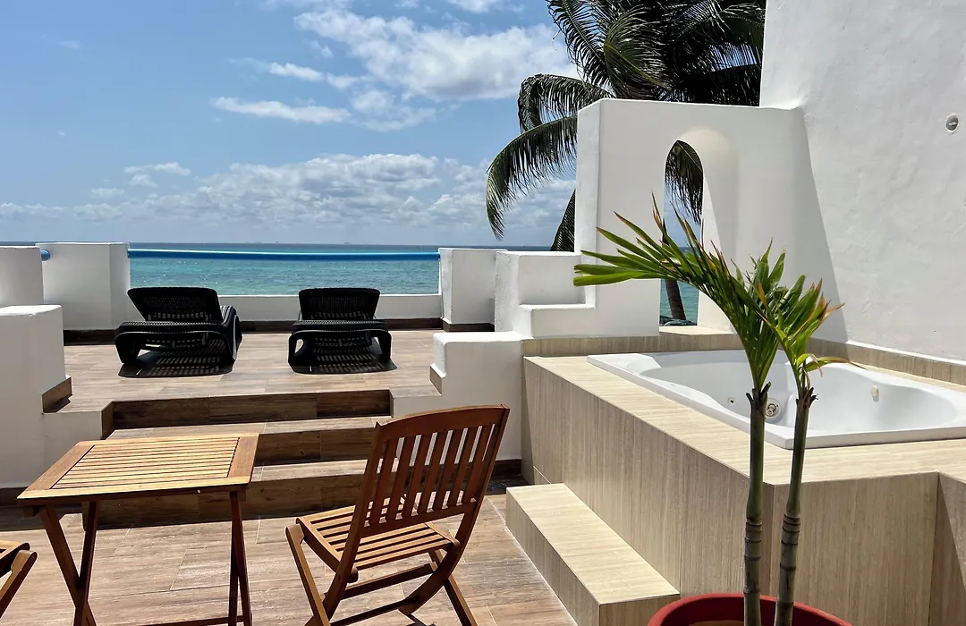 Pelicano Inn Playa Del Carmen - Beachfront Hotel-1